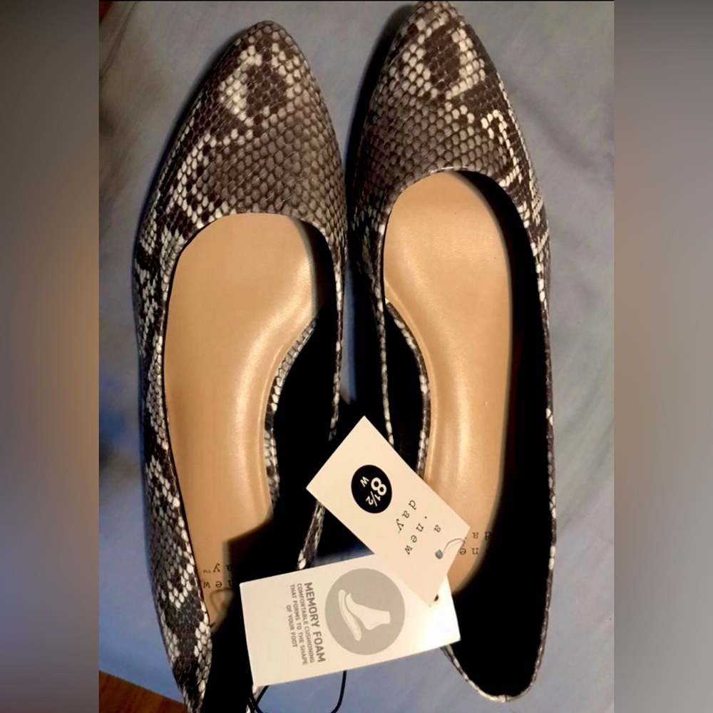 Snakeskin flats